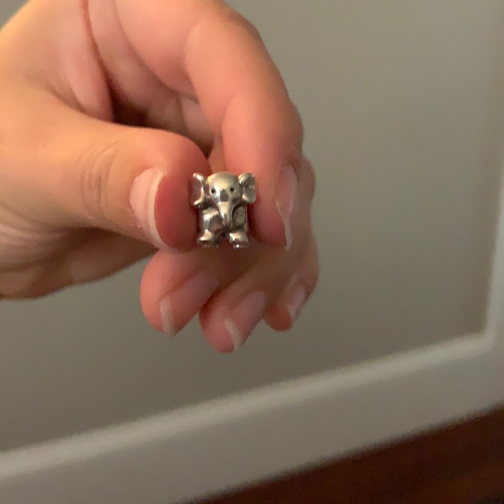 Pandora retired elephant charm